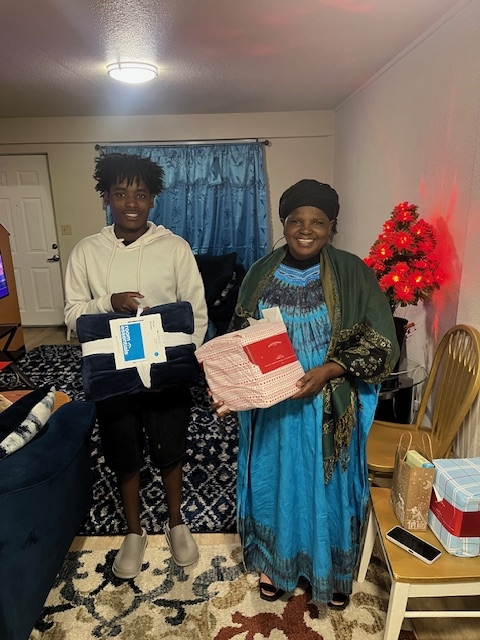 family_xmas_gifts_from_donor